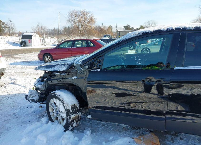 Photo 19 of 2019 Ford Escape SE (VIN 1FMCU9GD7KUA09316)