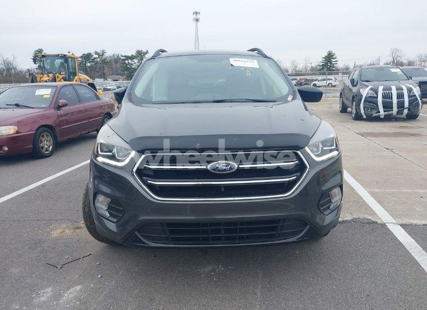 Photo 13 of 2019 Ford Escape SE (VIN 1FMCU9GD7KUA33938)