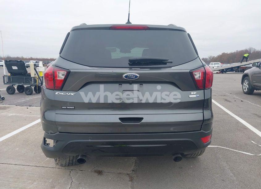 Photo 17 of 2019 Ford Escape SE (VIN 1FMCU9GD7KUA33938)