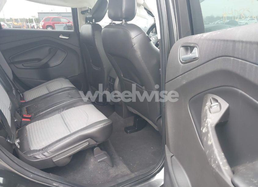 Photo 8 of 2019 Ford Escape SE (VIN 1FMCU9GD7KUA33938)