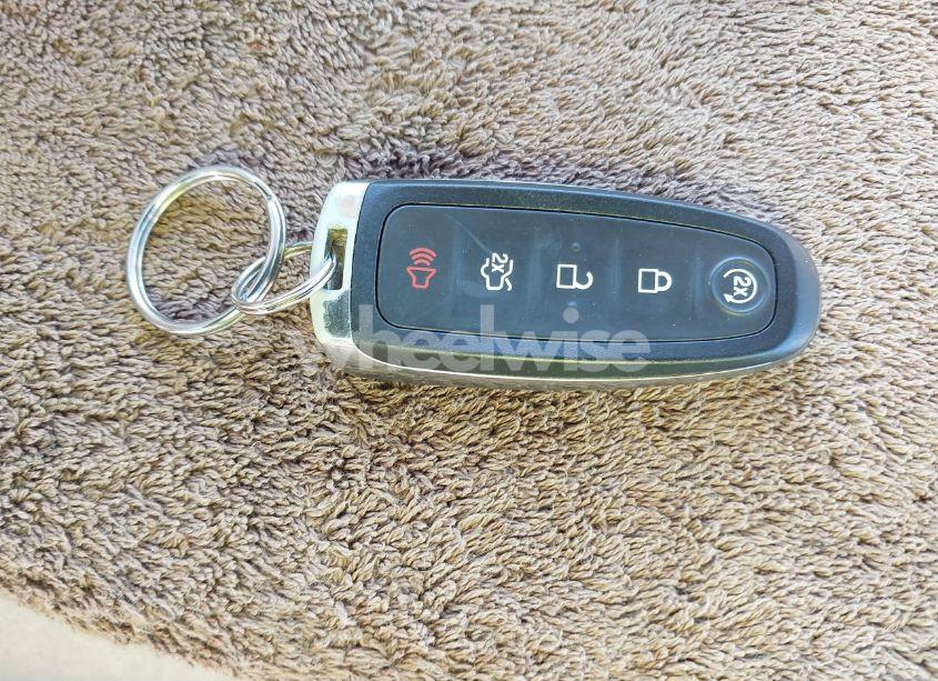 Photo 11 of 2019 Ford Escape SE (VIN 1FMCU9GD7KUA33969)