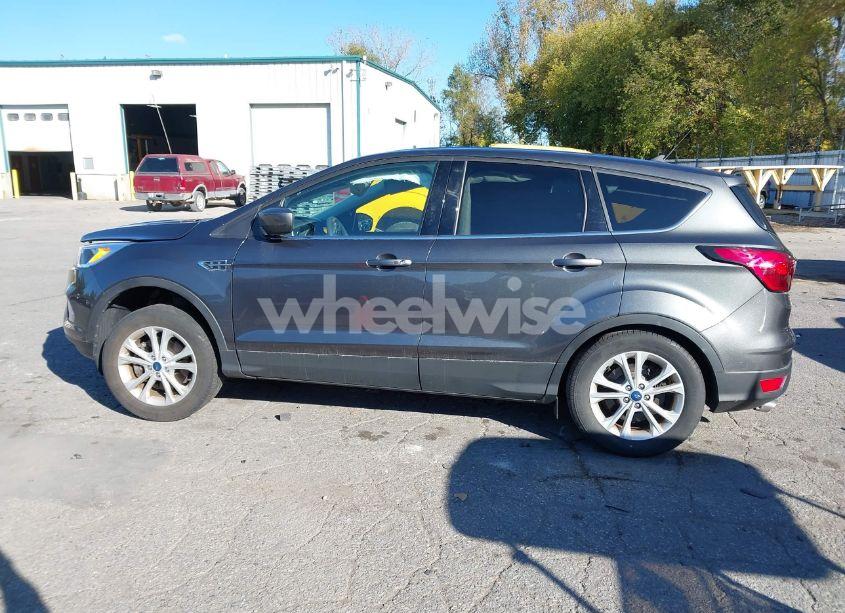 Photo 15 of 2019 Ford Escape SE (VIN 1FMCU9GD7KUA33969)