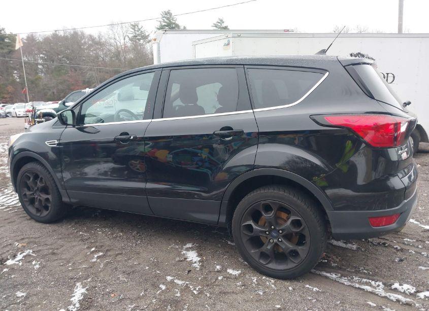 Photo 14 of 2019 Ford Escape SE (VIN 1FMCU9GD7KUA72755)
