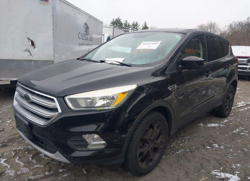 Photo 2 of 2019 Ford Escape SE (VIN 1FMCU9GD7KUA72755)