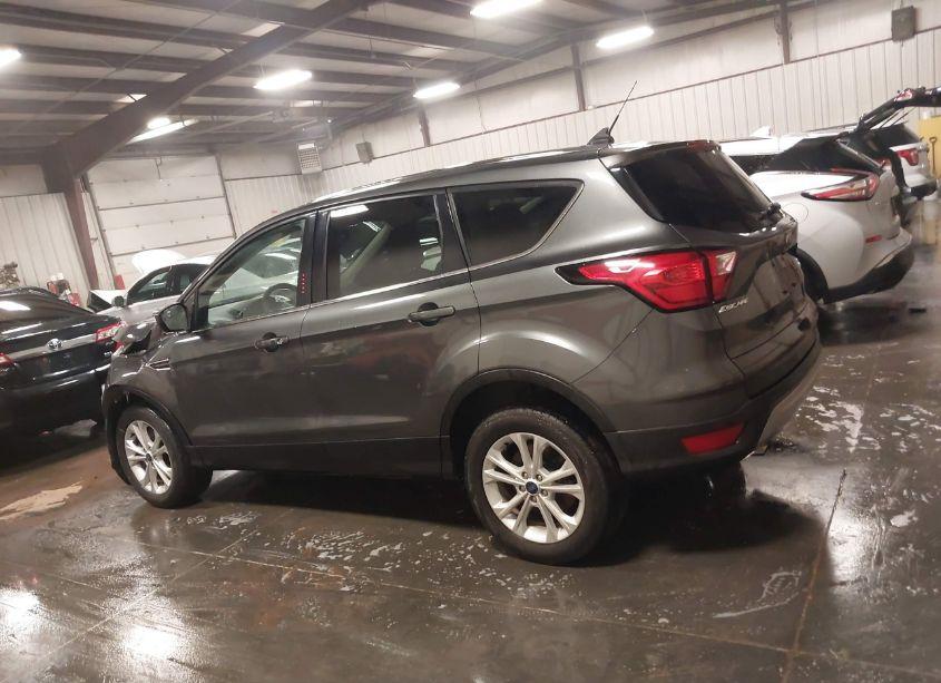 Photo 14 of 2019 Ford Escape SE (VIN 1FMCU9GD7KUA96957)