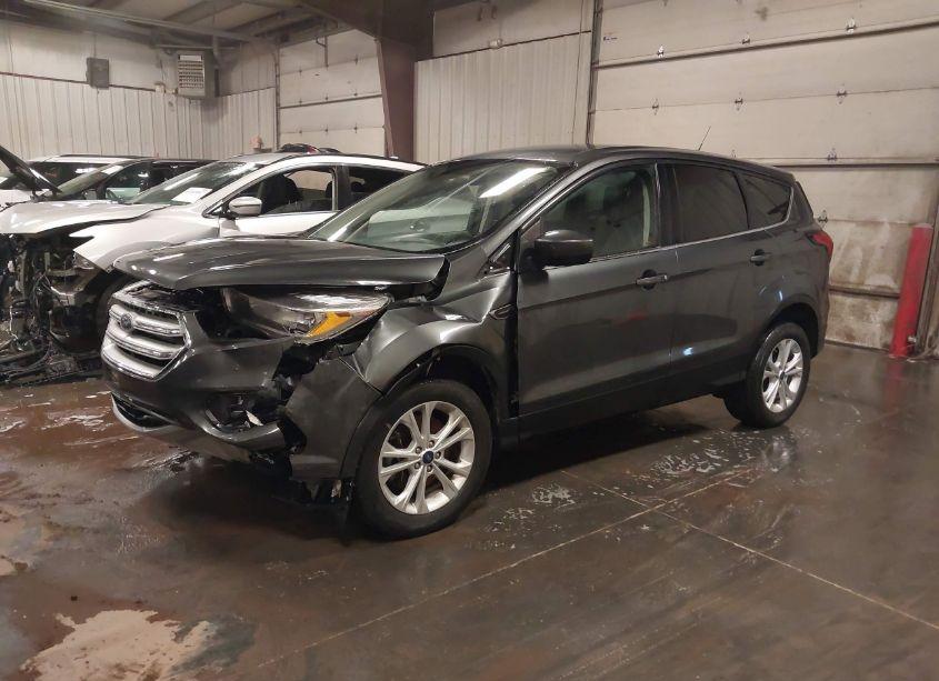 Photo 2 of 2019 Ford Escape SE (VIN 1FMCU9GD7KUA96957)