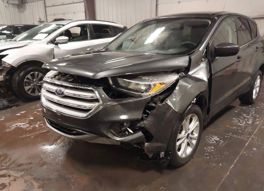 Photo 6 of 2019 Ford Escape SE (VIN 1FMCU9GD7KUA96957)