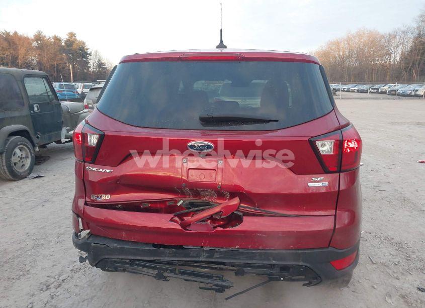 Photo 16 of 2019 Ford Escape SE (VIN 1FMCU9GD7KUB18598)