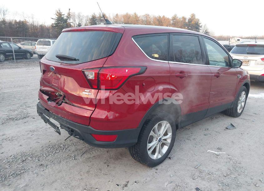 Photo 4 of 2019 Ford Escape SE (VIN 1FMCU9GD7KUB18598)