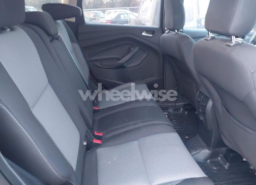 Photo 8 of 2019 Ford Escape SE (VIN 1FMCU9GD7KUB18598)
