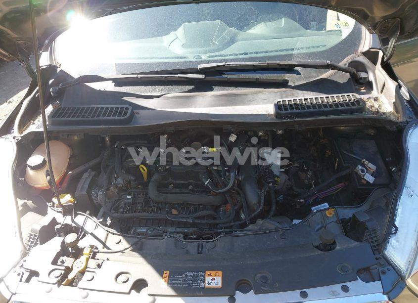 Photo 10 of 2019 Ford Escape SE (VIN 1FMCU9GD7KUB23316)