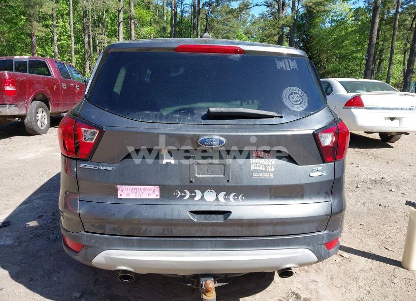 Photo 16 of 2019 Ford Escape SE (VIN 1FMCU9GD7KUB23316)
