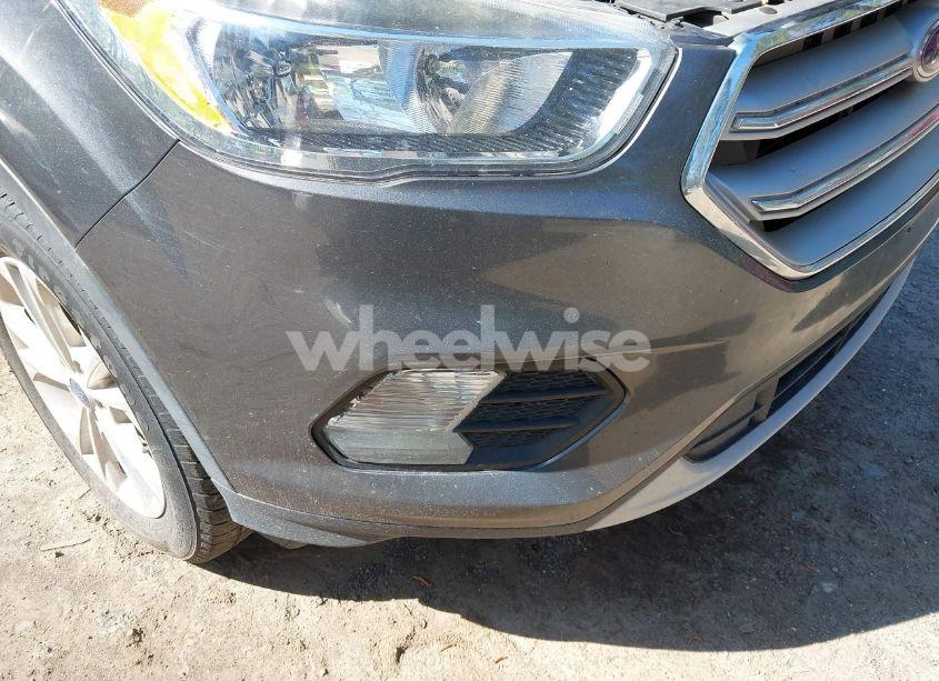 Photo 6 of 2019 Ford Escape SE (VIN 1FMCU9GD7KUB23316)