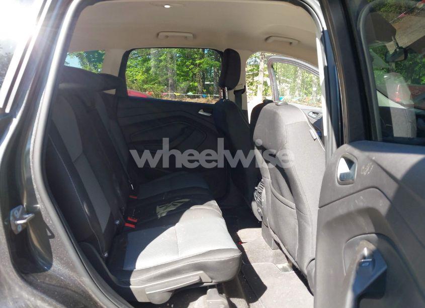 Photo 8 of 2019 Ford Escape SE (VIN 1FMCU9GD7KUB23316)