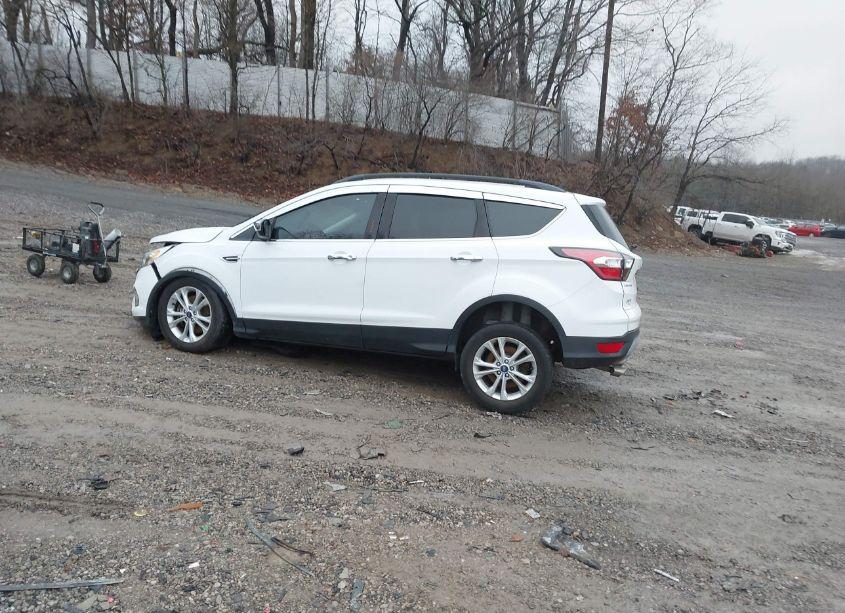 Photo 15 of 2017 Ford Escape SE (VIN 1FMCU9GD8HUA77827)