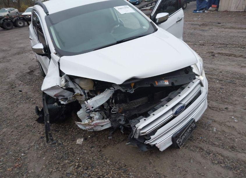 Photo 18 of 2017 Ford Escape SE (VIN 1FMCU9GD8HUA77827)