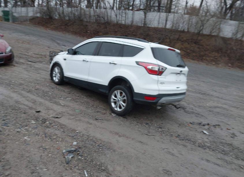 Photo 3 of 2017 Ford Escape SE (VIN 1FMCU9GD8HUA77827)