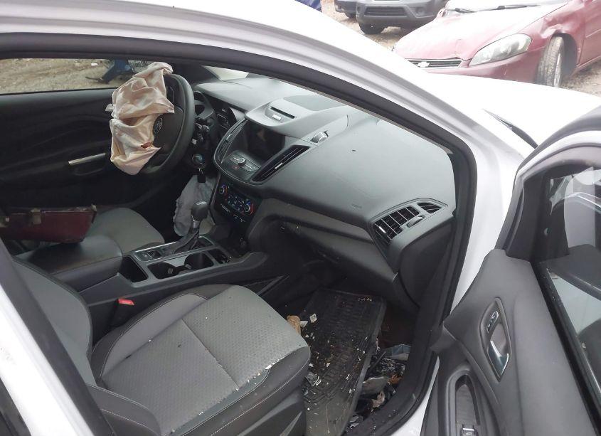 Photo 5 of 2017 Ford Escape SE (VIN 1FMCU9GD8HUA77827)