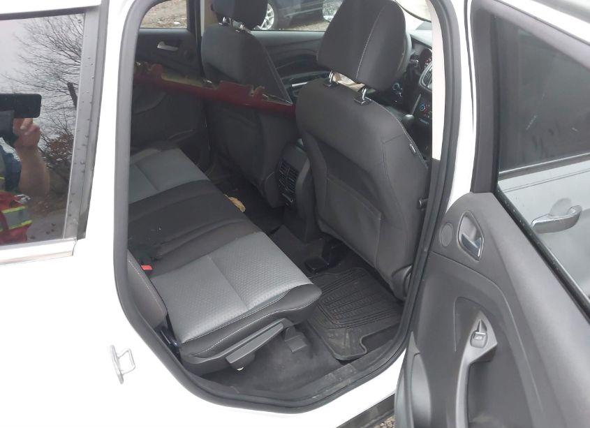 Photo 8 of 2017 Ford Escape SE (VIN 1FMCU9GD8HUA77827)