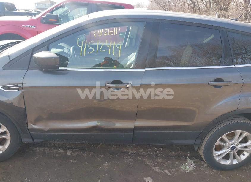 Photo 14 of 2017 Ford Escape SE (VIN 1FMCU9GD8HUA90092)