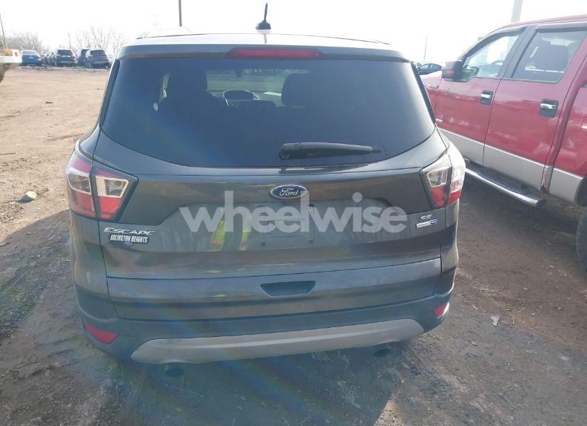 Photo 16 of 2017 Ford Escape SE (VIN 1FMCU9GD8HUA90092)