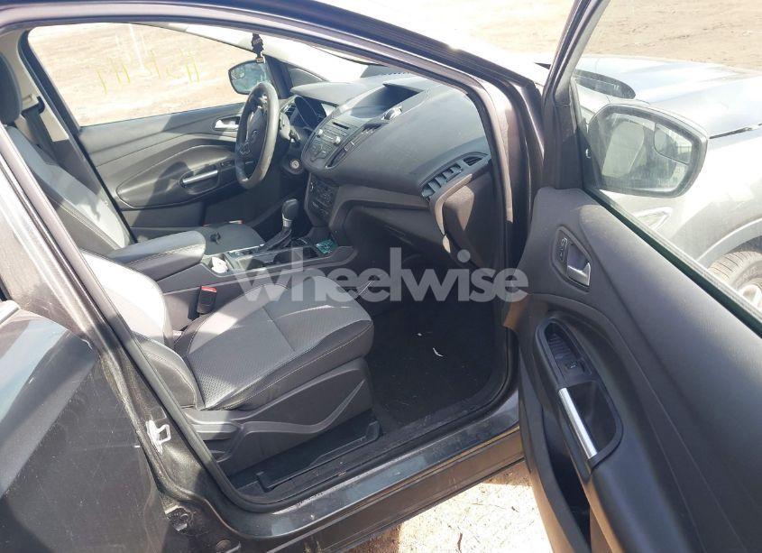 Photo 5 of 2017 Ford Escape SE (VIN 1FMCU9GD8HUA90092)