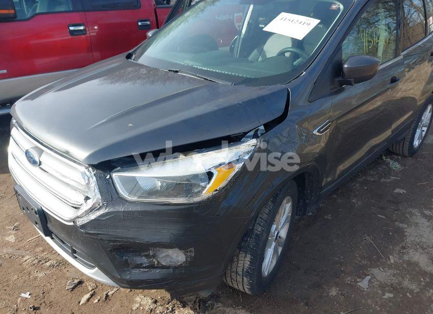 Photo 6 of 2017 Ford Escape SE (VIN 1FMCU9GD8HUA90092)