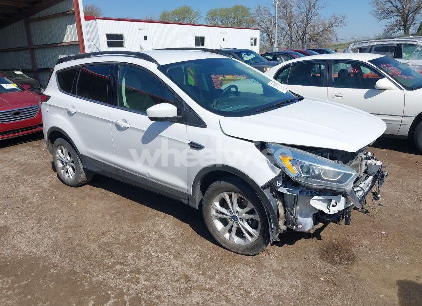 2017 Ford Escape SE (VIN 1FMCU9GD8HUB05223) main photo