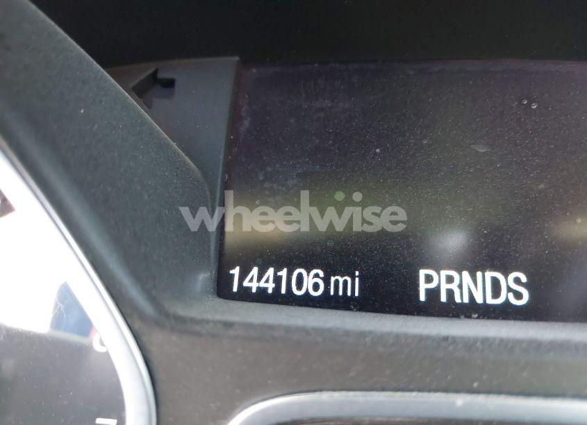 Photo 15 of 2017 Ford Escape SE (VIN 1FMCU9GD8HUB05223)