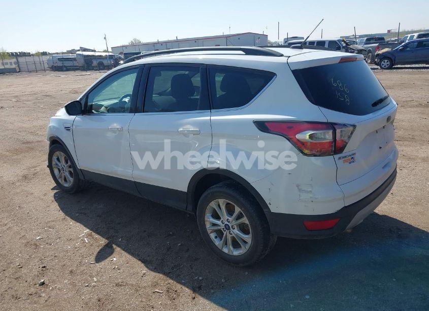 Photo 3 of 2017 Ford Escape SE (VIN 1FMCU9GD8HUB05223)