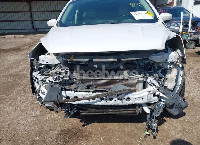 Photo 6 of 2017 Ford Escape SE (VIN 1FMCU9GD8HUB05223)