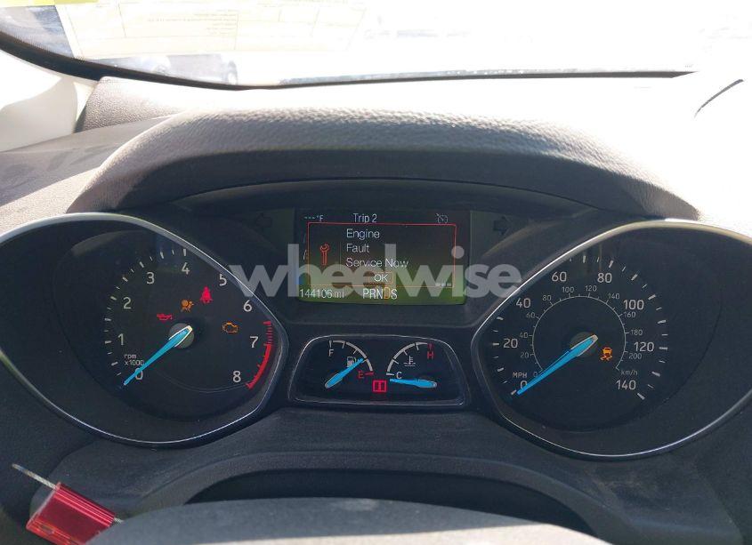 Photo 7 of 2017 Ford Escape SE (VIN 1FMCU9GD8HUB05223)