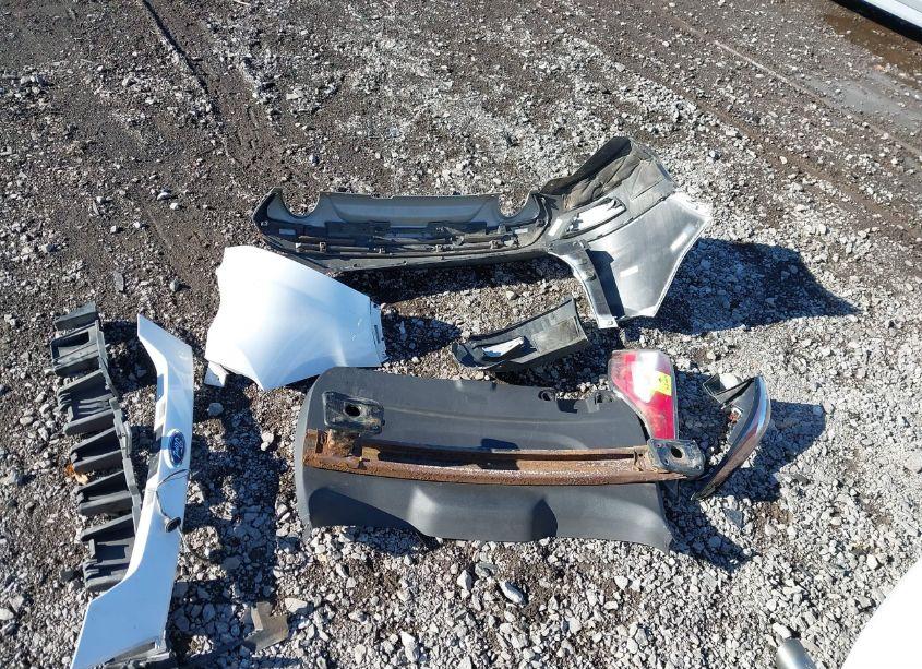 Photo 12 of 2017 Ford Escape SE (VIN 1FMCU9GD8HUB05769)