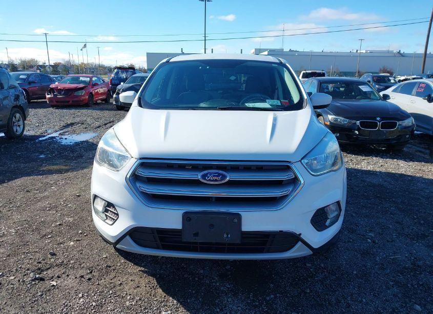 Photo 13 of 2017 Ford Escape SE (VIN 1FMCU9GD8HUB05769)