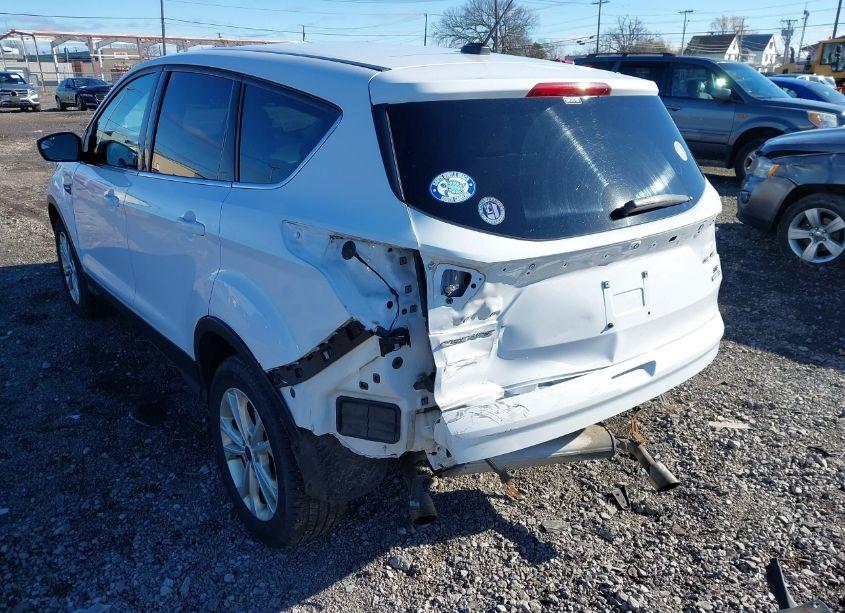 Photo 18 of 2017 Ford Escape SE (VIN 1FMCU9GD8HUB05769)