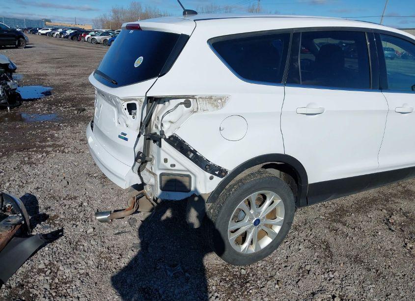 Photo 19 of 2017 Ford Escape SE (VIN 1FMCU9GD8HUB05769)