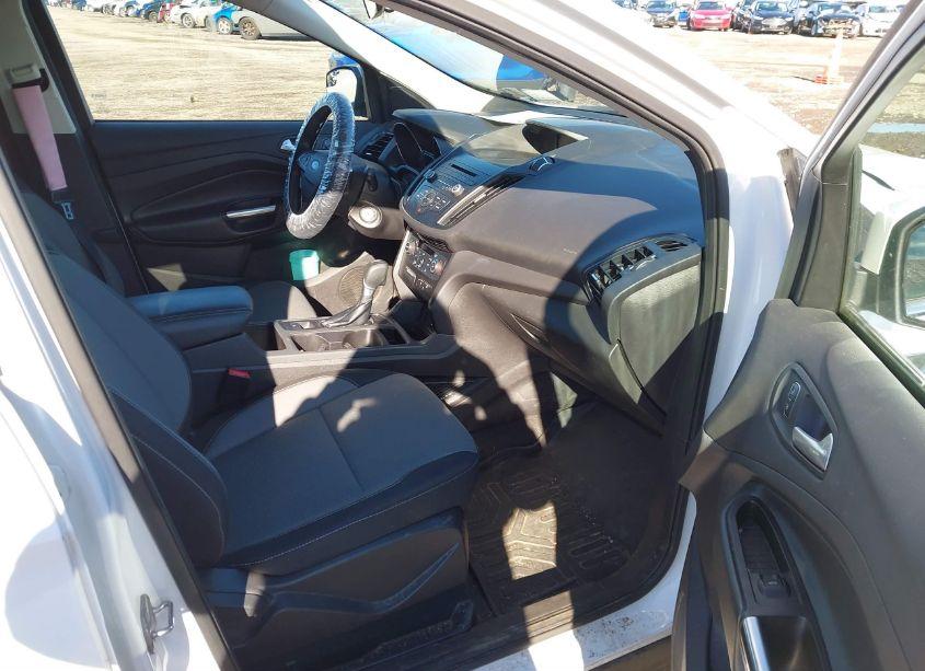 Photo 5 of 2017 Ford Escape SE (VIN 1FMCU9GD8HUB05769)