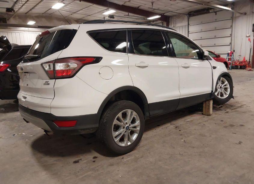 Photo 4 of 2017 Ford Escape SE (VIN 1FMCU9GD8HUB30428)