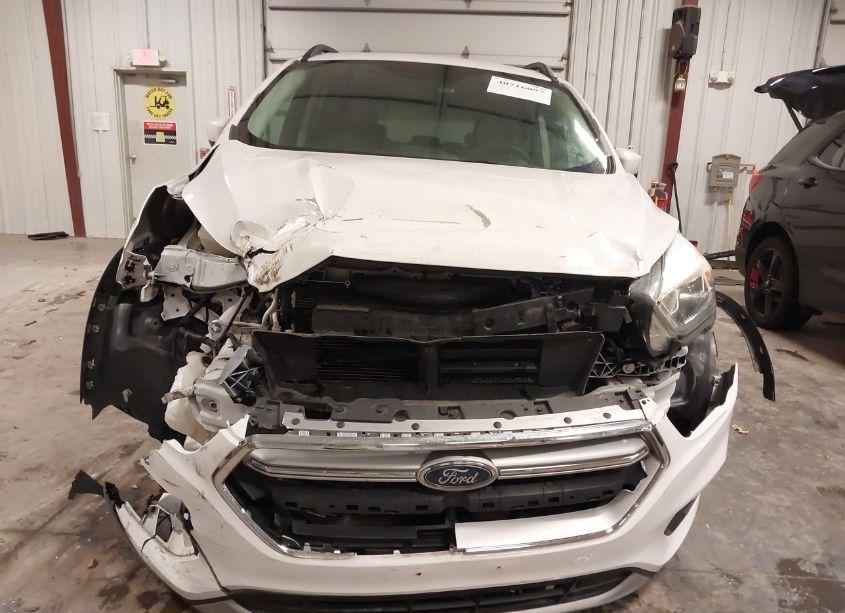 Photo 6 of 2017 Ford Escape SE (VIN 1FMCU9GD8HUB30428)