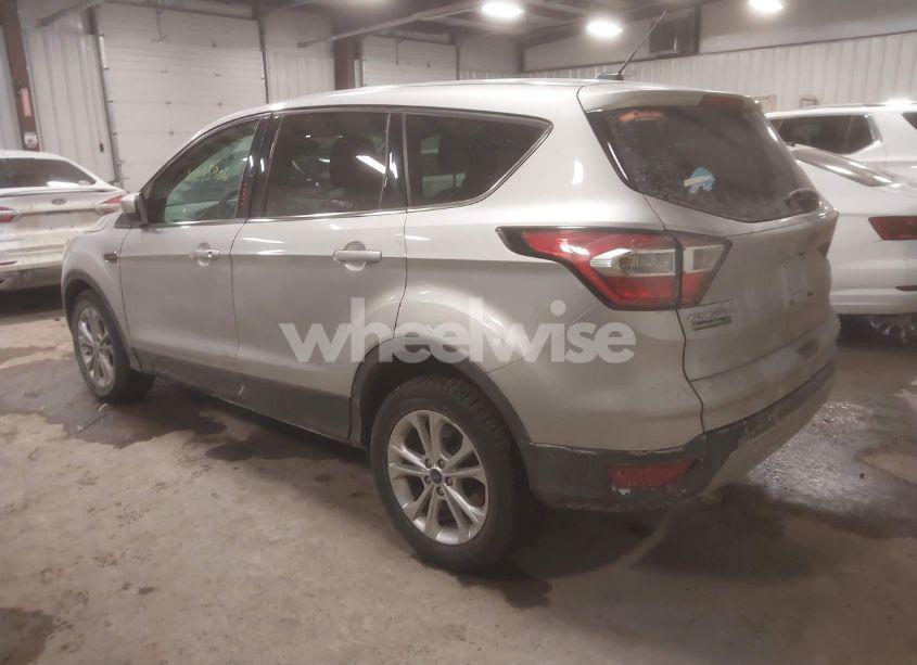 Photo 3 of 2017 Ford Escape SE (VIN 1FMCU9GD8HUB76020)
