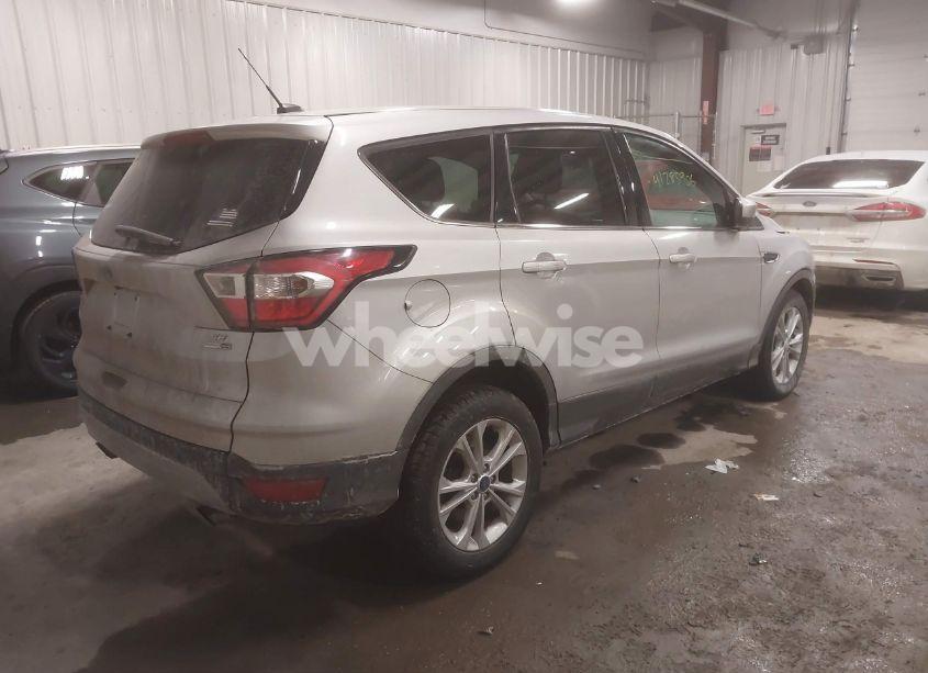 Photo 4 of 2017 Ford Escape SE (VIN 1FMCU9GD8HUB76020)