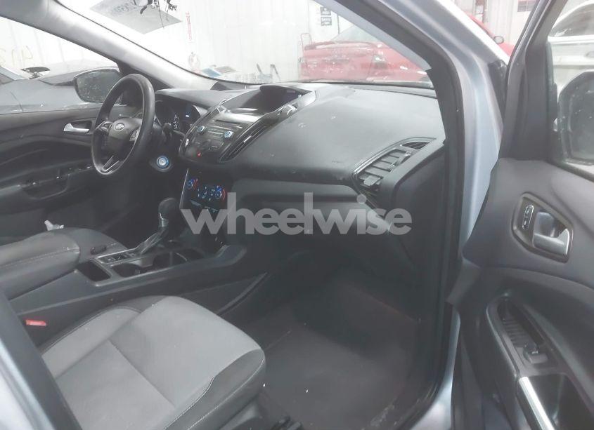 Photo 5 of 2017 Ford Escape SE (VIN 1FMCU9GD8HUB76020)