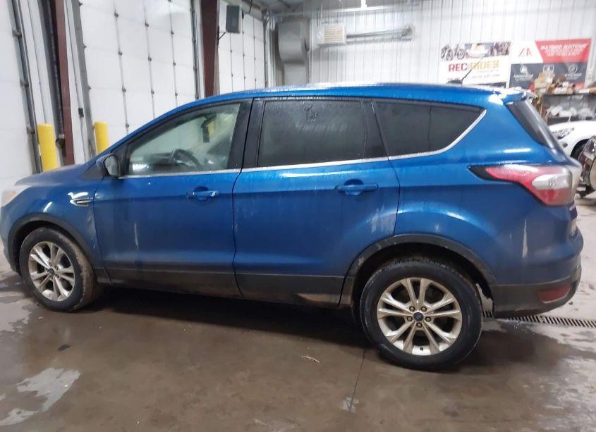 Photo 14 of 2017 Ford Escape SE (VIN 1FMCU9GD8HUB81167)