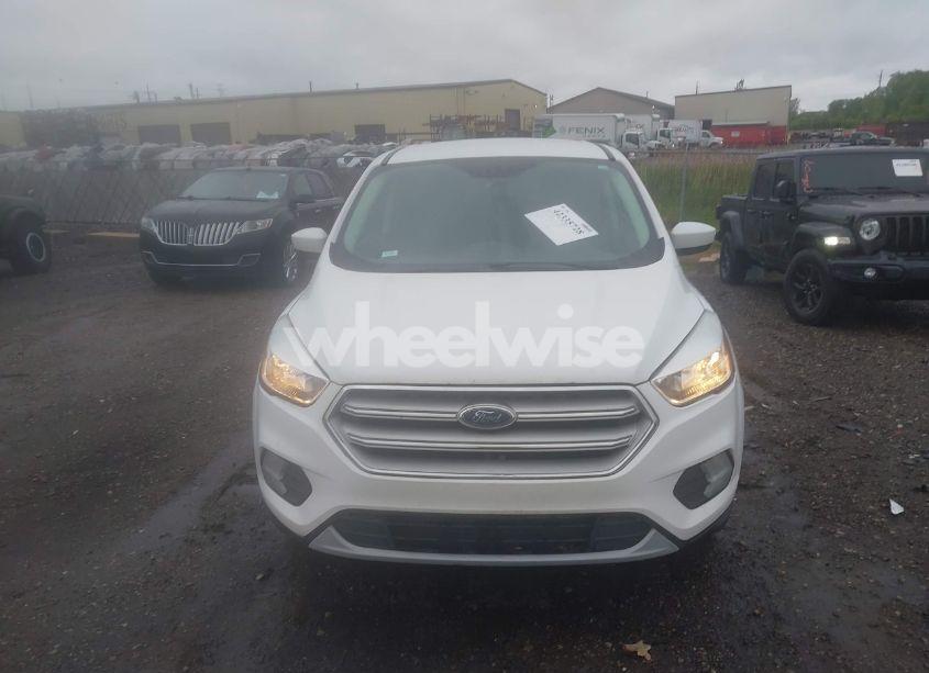 Photo 12 of 2017 Ford Escape SE (VIN 1FMCU9GD8HUB87051)
