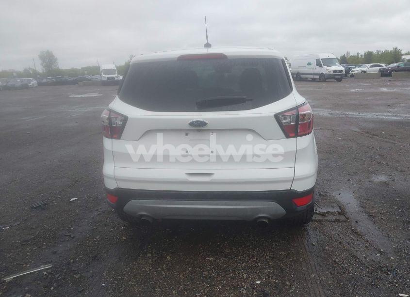 Photo 16 of 2017 Ford Escape SE (VIN 1FMCU9GD8HUB87051)
