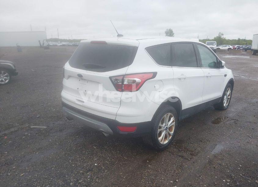Photo 4 of 2017 Ford Escape SE (VIN 1FMCU9GD8HUB87051)