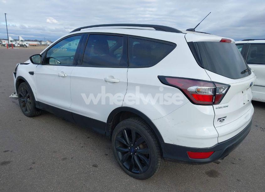 Photo 3 of 2017 Ford Escape SE (VIN 1FMCU9GD8HUB90418)