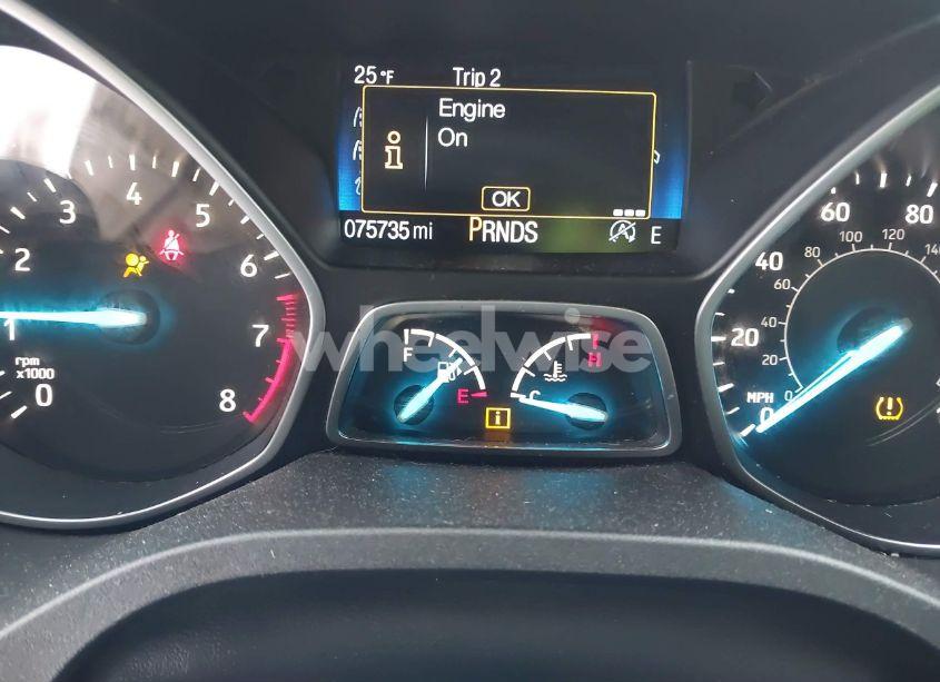 Photo 15 of 2017 Ford Escape SE (VIN 1FMCU9GD8HUC27645)