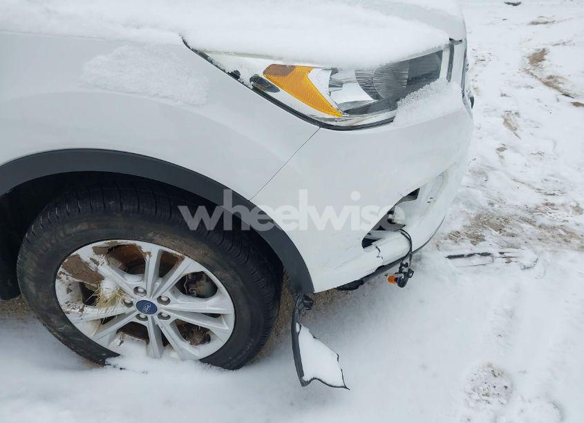 Photo 17 of 2017 Ford Escape SE (VIN 1FMCU9GD8HUC27645)