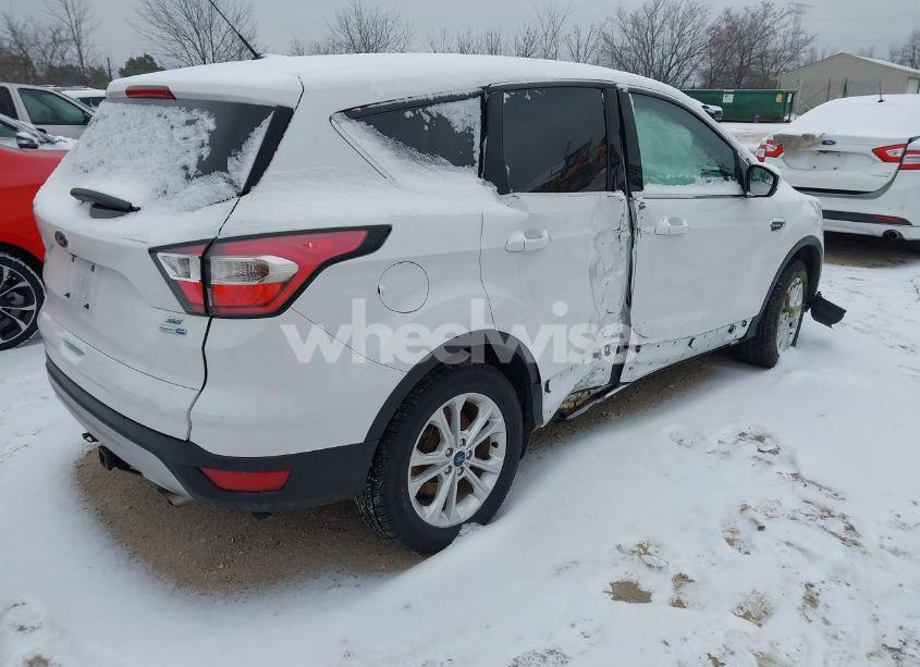 Photo 4 of 2017 Ford Escape SE (VIN 1FMCU9GD8HUC27645)